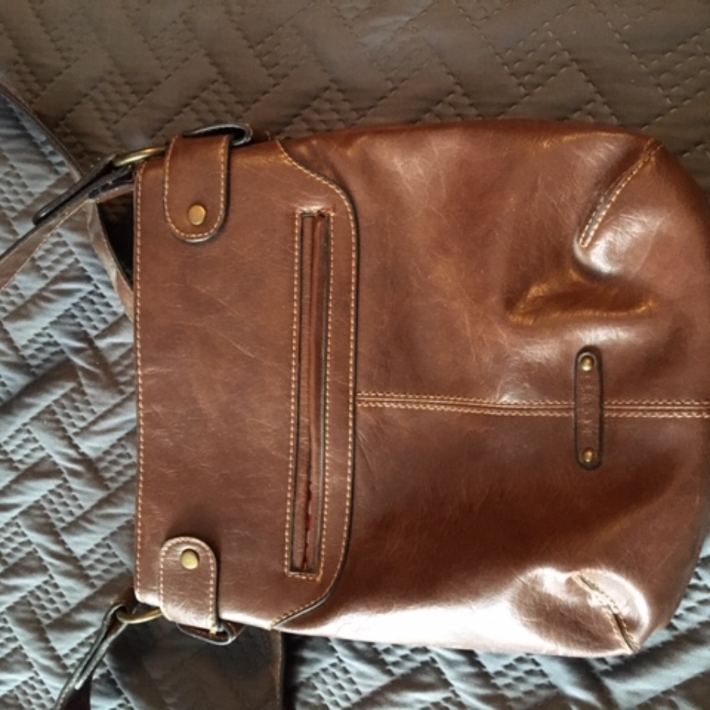 Axcess Crossbody